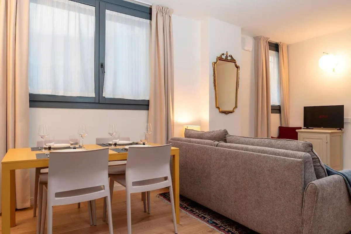 Porta Venezia Stylish Haven Apartment Milan 0*,  Italy