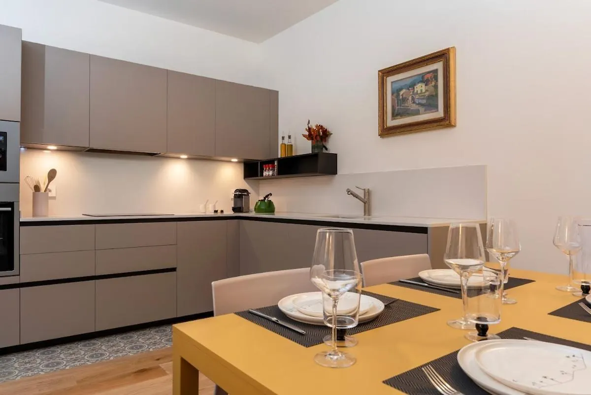Porta Venezia Stylish Haven Apartment Milan
